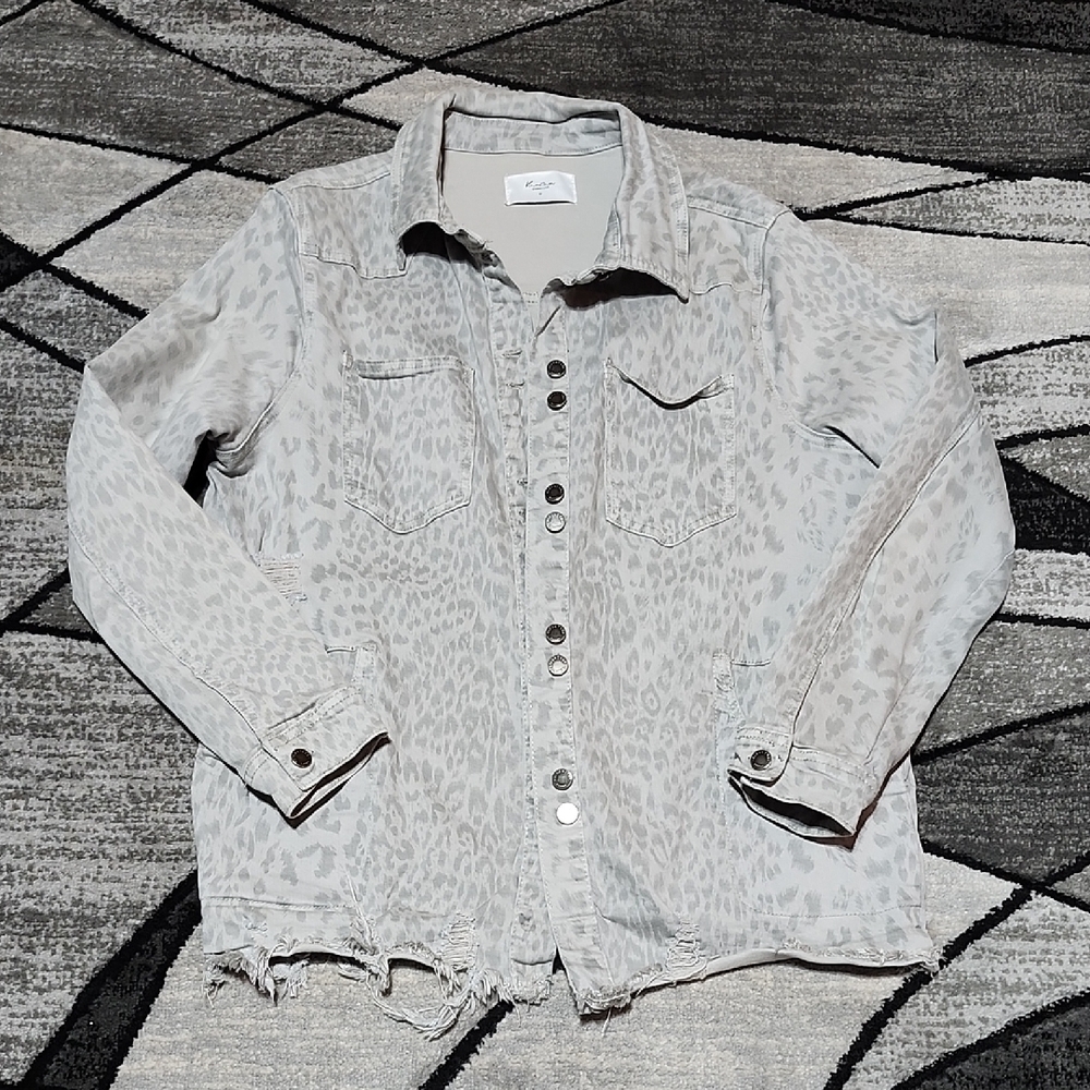 KANCAN GRAY LEOPARD PRINT RAW-EDGE DISTRESSED DENIM JEAN JACKET